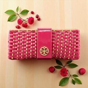 TORY BURCH  Woven PATENT   Clutch with Logo Accent in PINK & GOLD